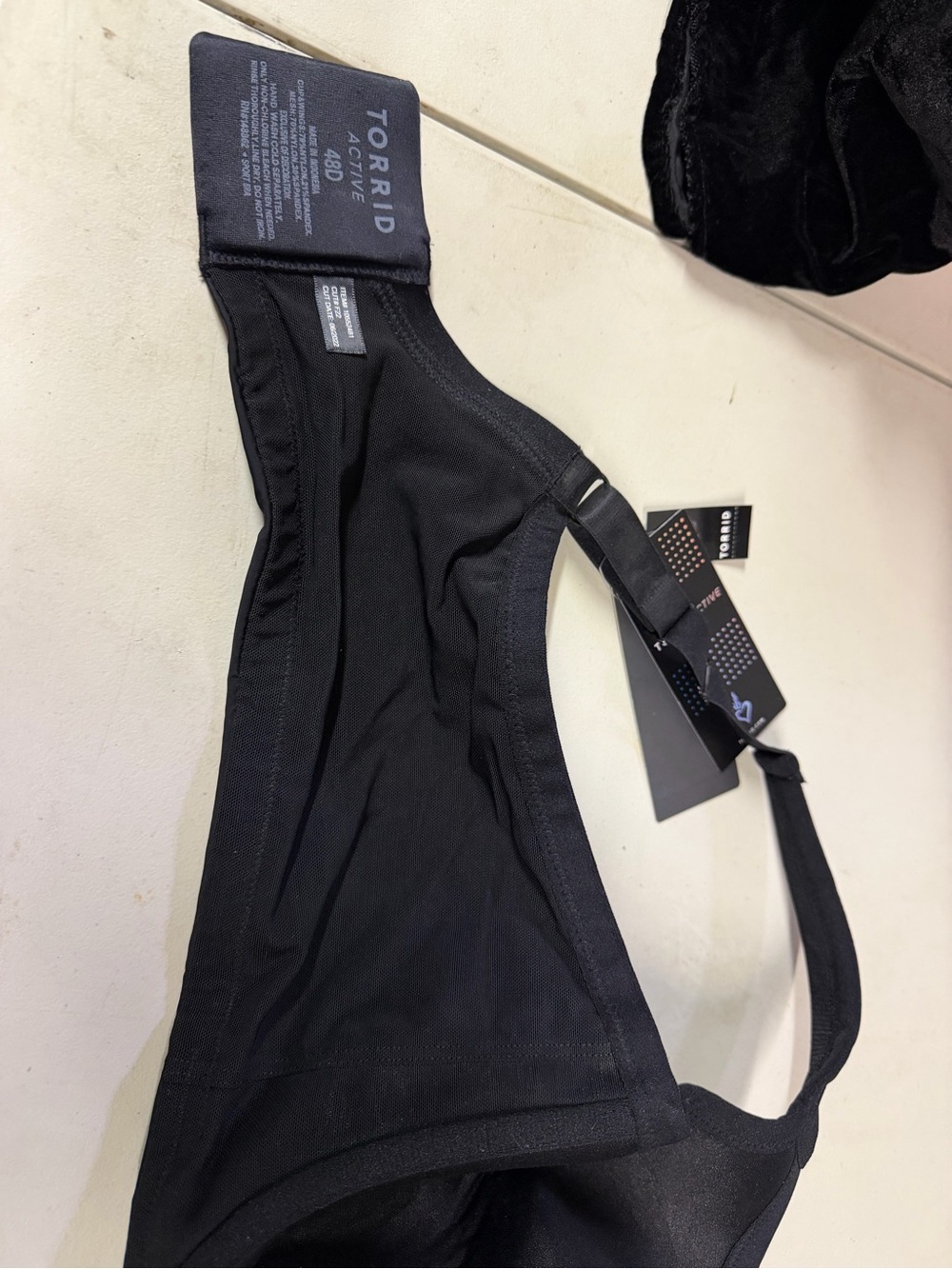 NWT torrid medium support Black Sports Bra 48D - Picture 5 of 7
